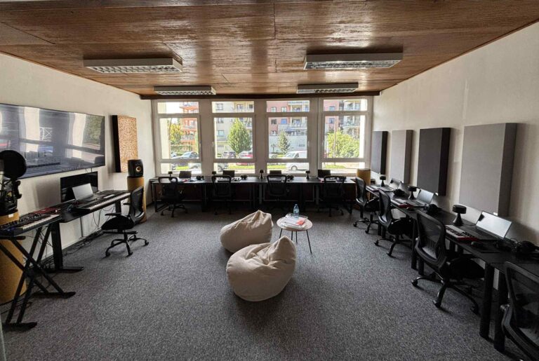 Messenger_creation_BCD242BD-D3D5-4A58-B655-DDA44780D512