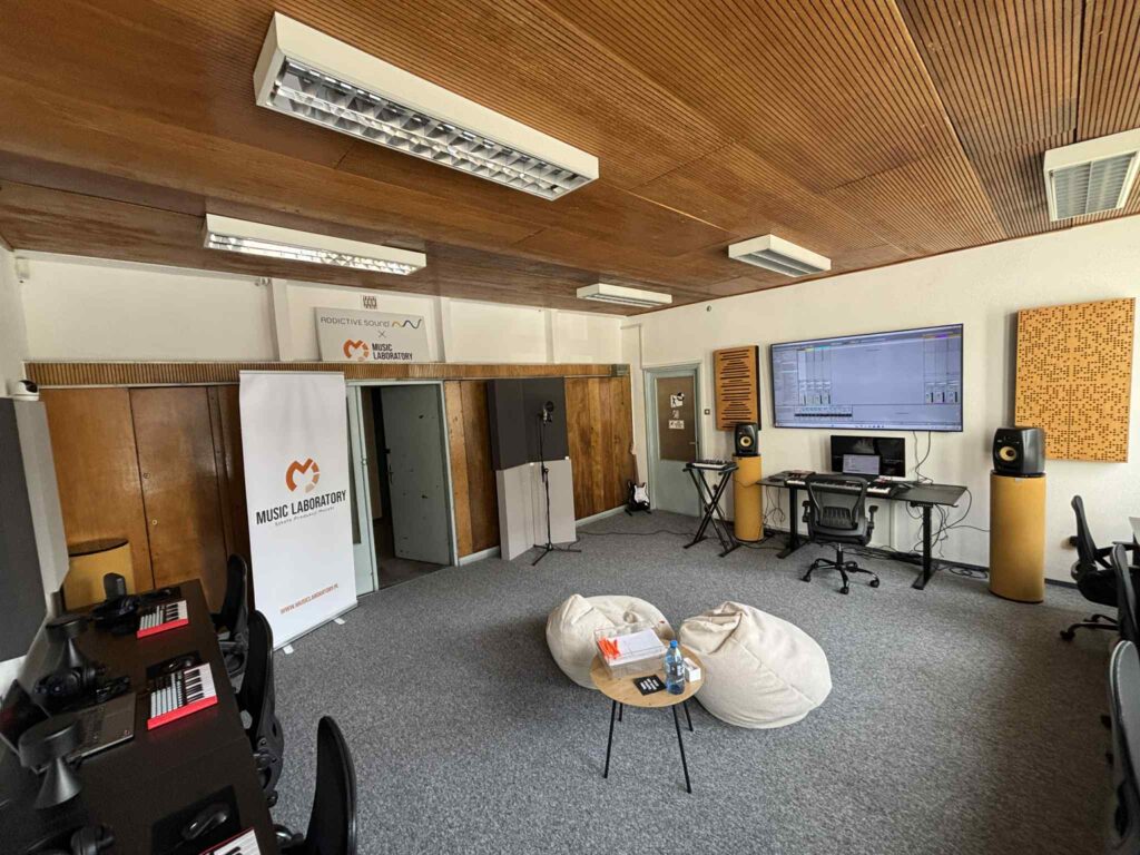 Messenger_creation_BFB85DCB-A5F6-4CE7-A88B-3DFD2DDD8DB6